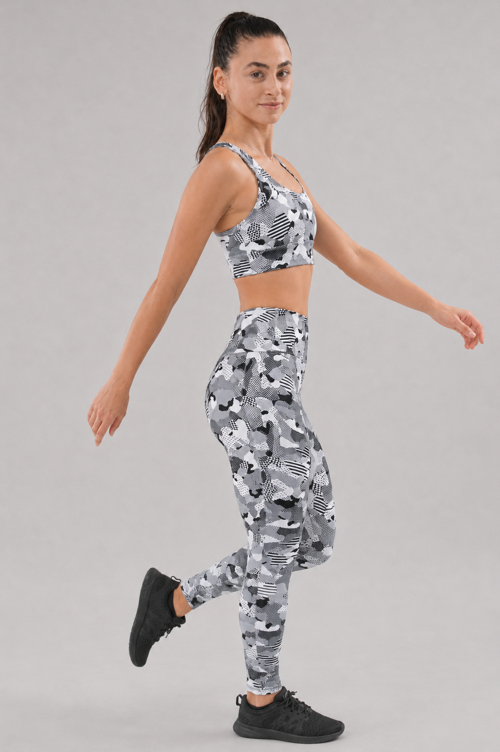 Aria Camo Leggings – White/Black – alternate view 3